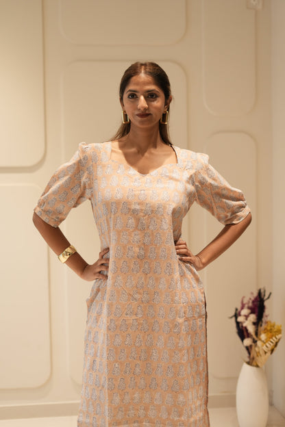 Maxi Peach Paisley