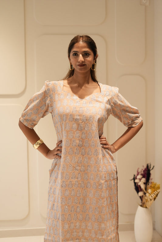 Maxi Peach Paisley