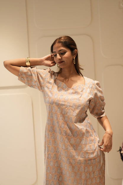 Maxi Peach Paisley